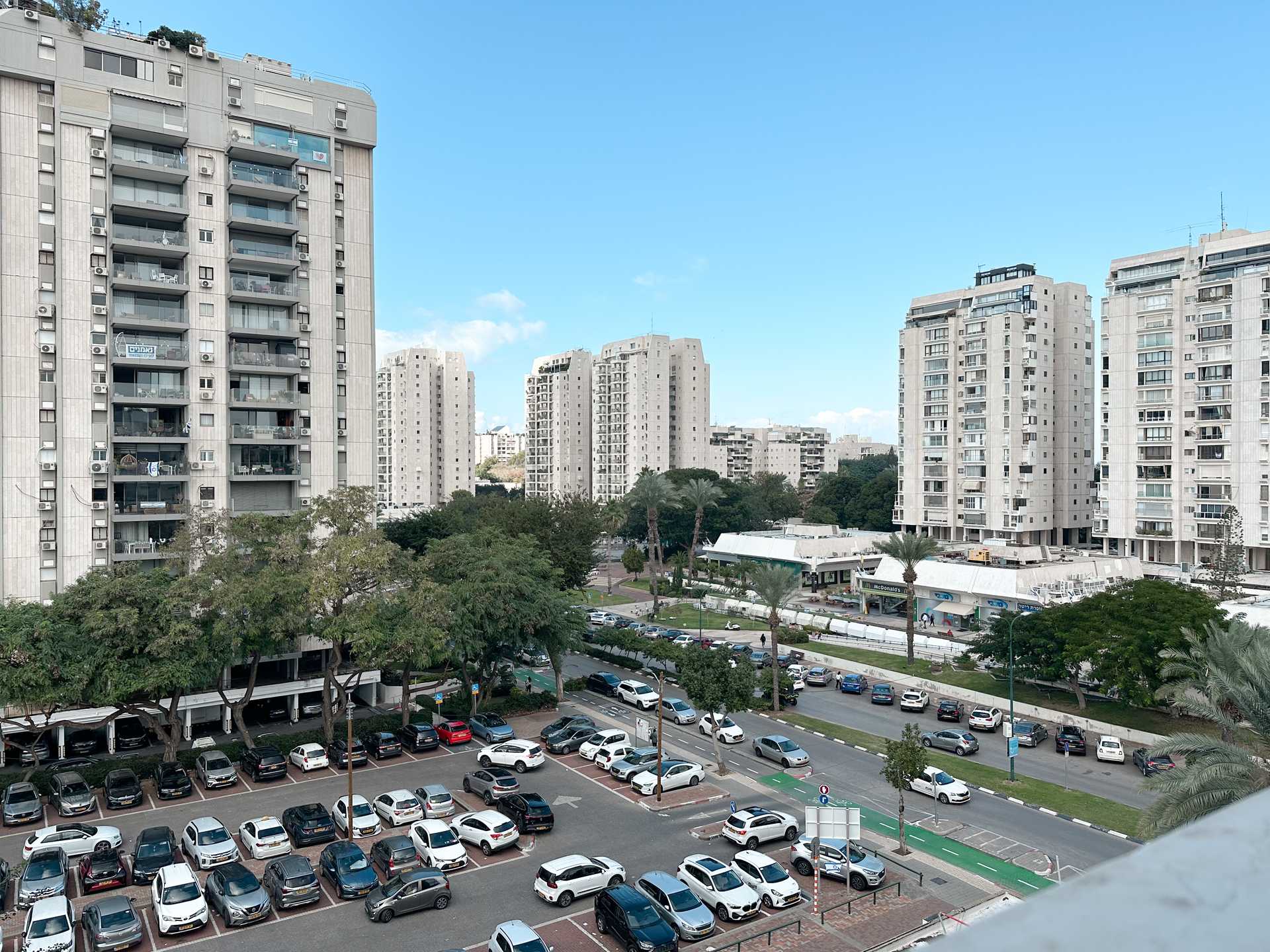 Condominium in Tel Aviv-Yafo, Mishmar ha-Gvul Street 12427876