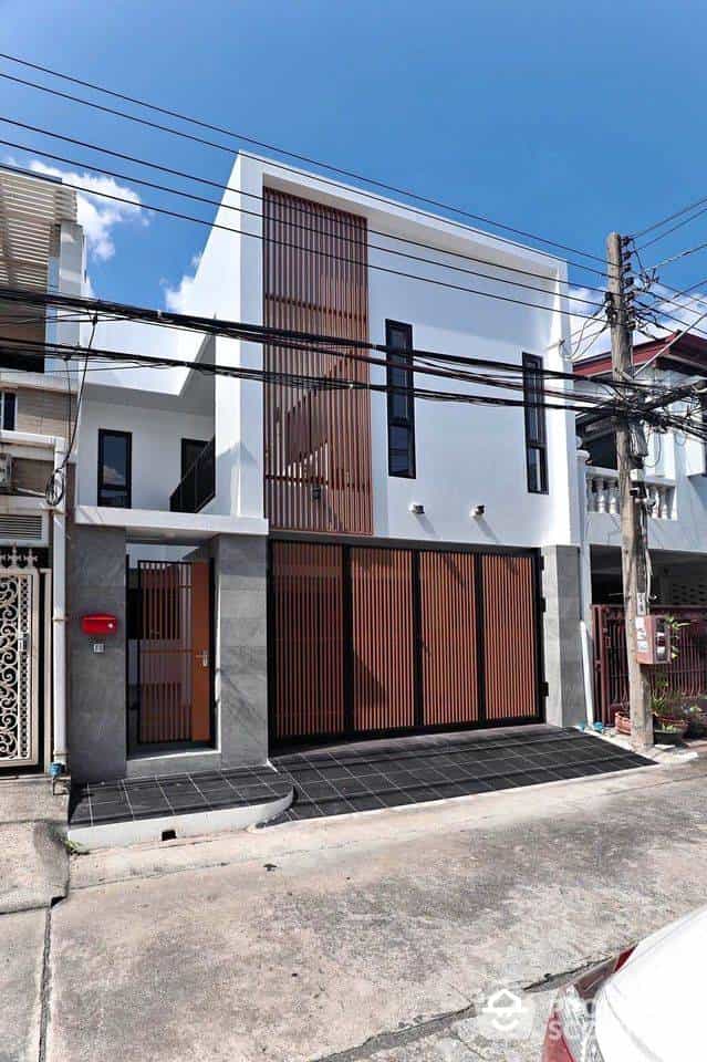 House in Sathon, Krung Thep Maha Nakhon 12428505