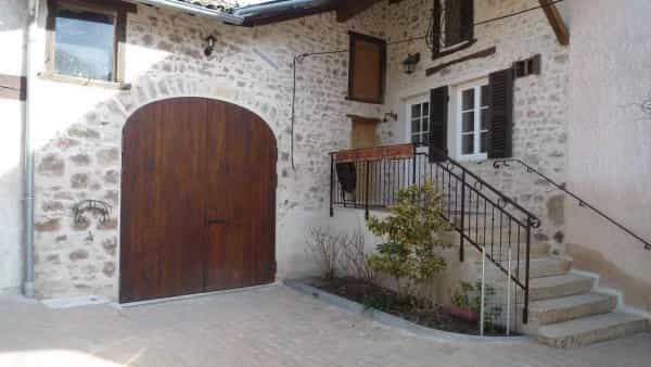 Asuinrakennus sisään Chiroubles, Rhône 12429194