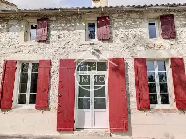 Asuinrakennus sisään Sainte-Foy-la-Grande, Dordogne 12429265
