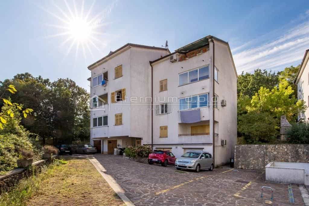Condominium in Matulji, Primorsko-Goranska Zupanija 12429945