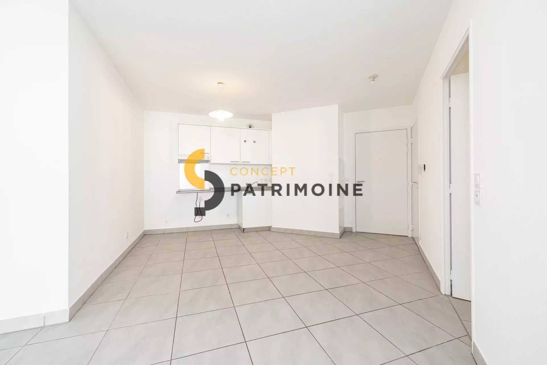 Condominium in Saint-Isidore, Provence-Alpes-Cote d'Azur 12430474