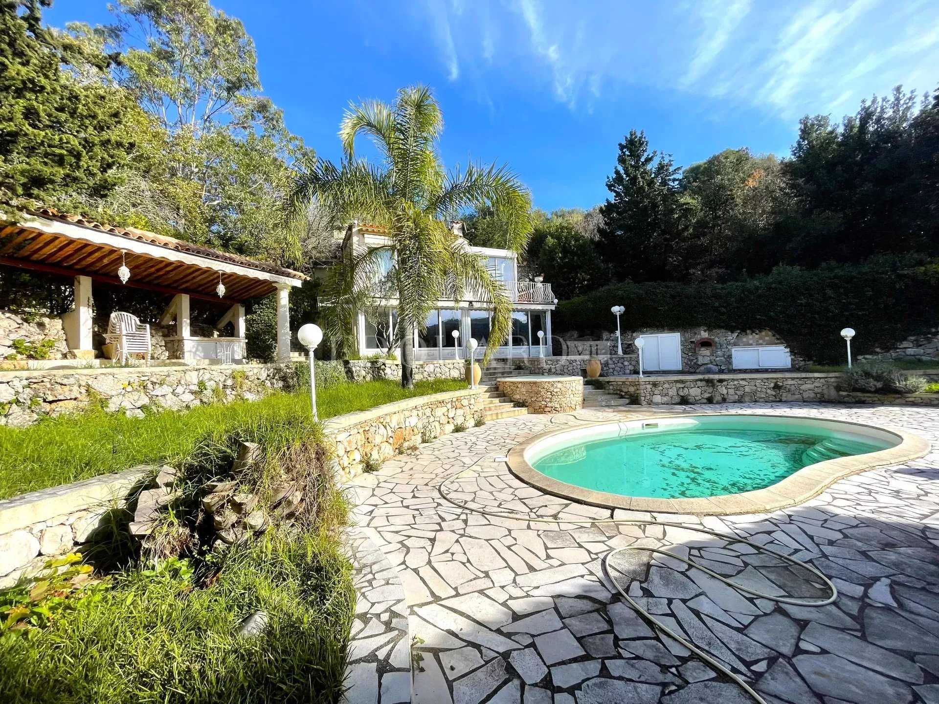 Casa nel La Turbie, Provence-Alpes-Côte d'Azur 12430714