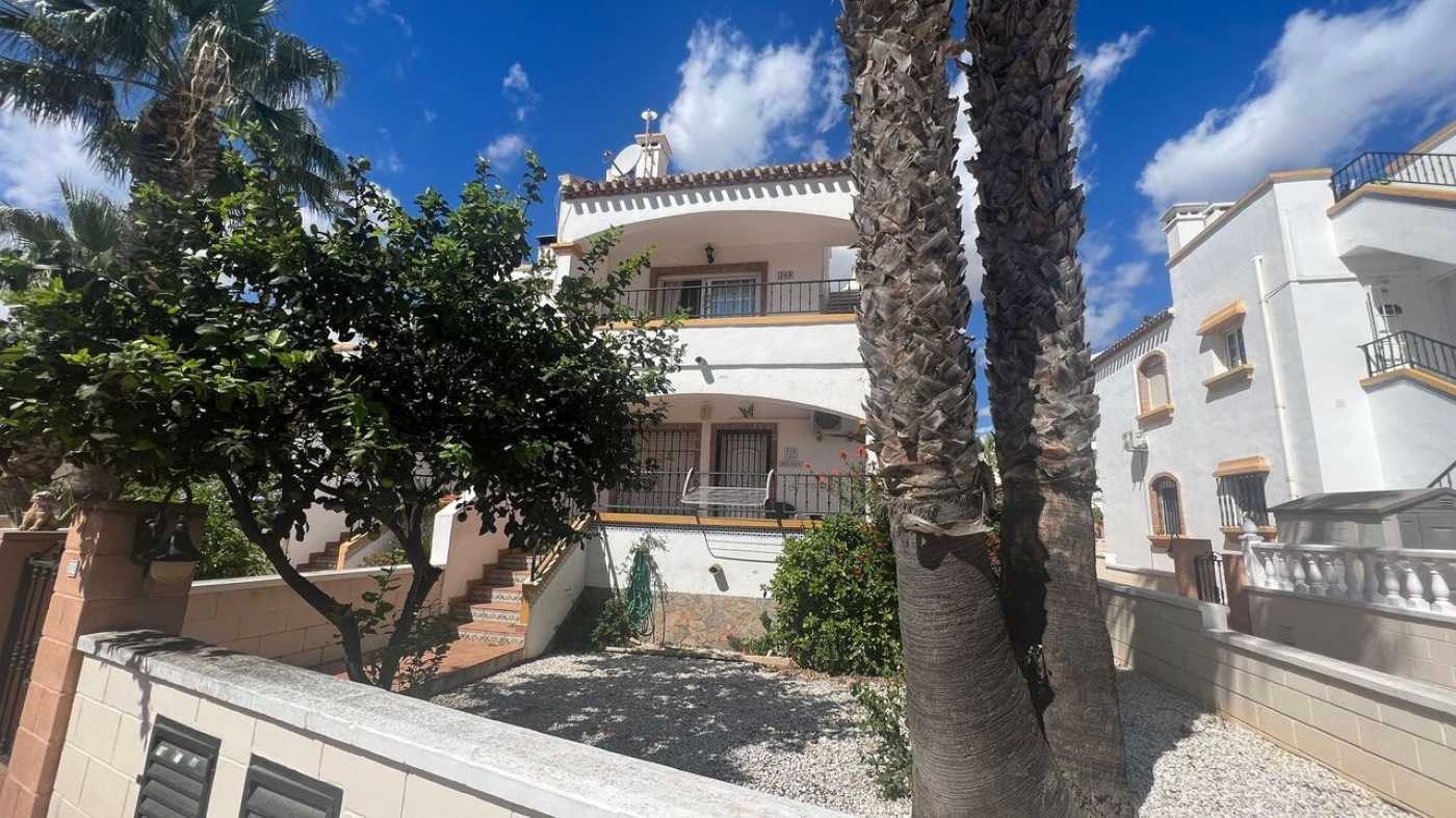 Condominium in Orihuela, Comunidad Valenciana 12432771