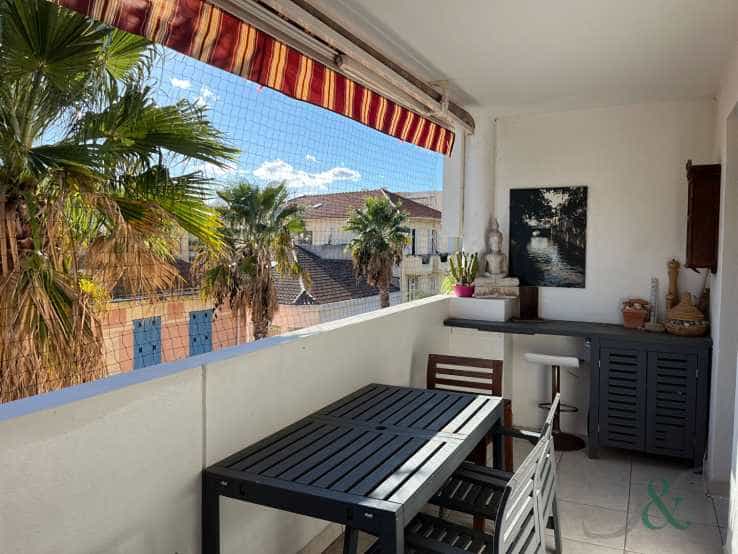 公寓 在 Le Lavandou, Provence-Alpes-Cote d'Azur 12433789