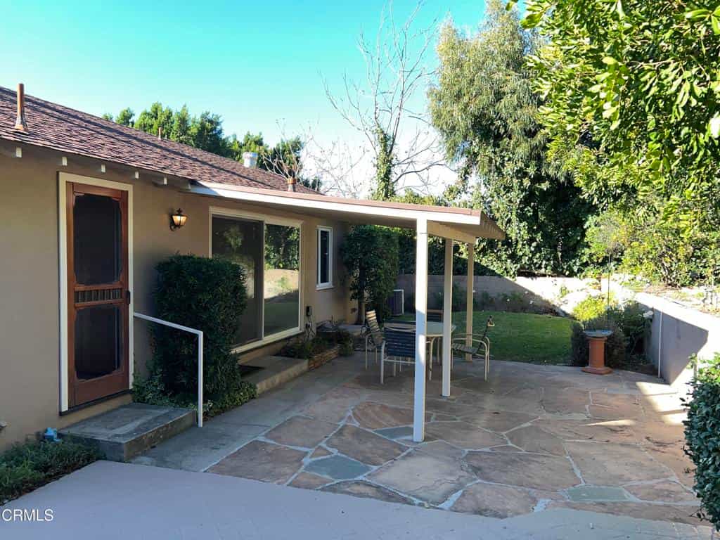 Dom w La Crescenta-Montrose, Kalifornia 12434117