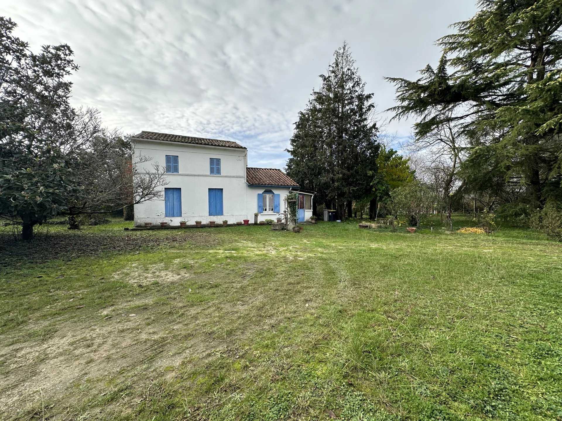Casa nel Saint-Caprais-de-Blaye, Nuova Aquitania 12434146