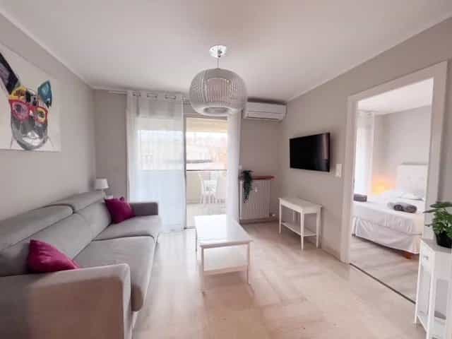 Condominium in Cannes, Provence-Alpes-Cote d'Azur 12434150