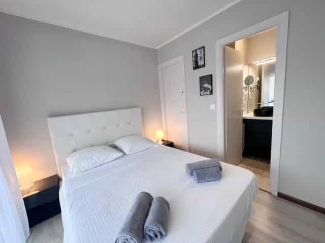 Condominium in Cannes, Provence-Alpes-Cote d'Azur 12434150