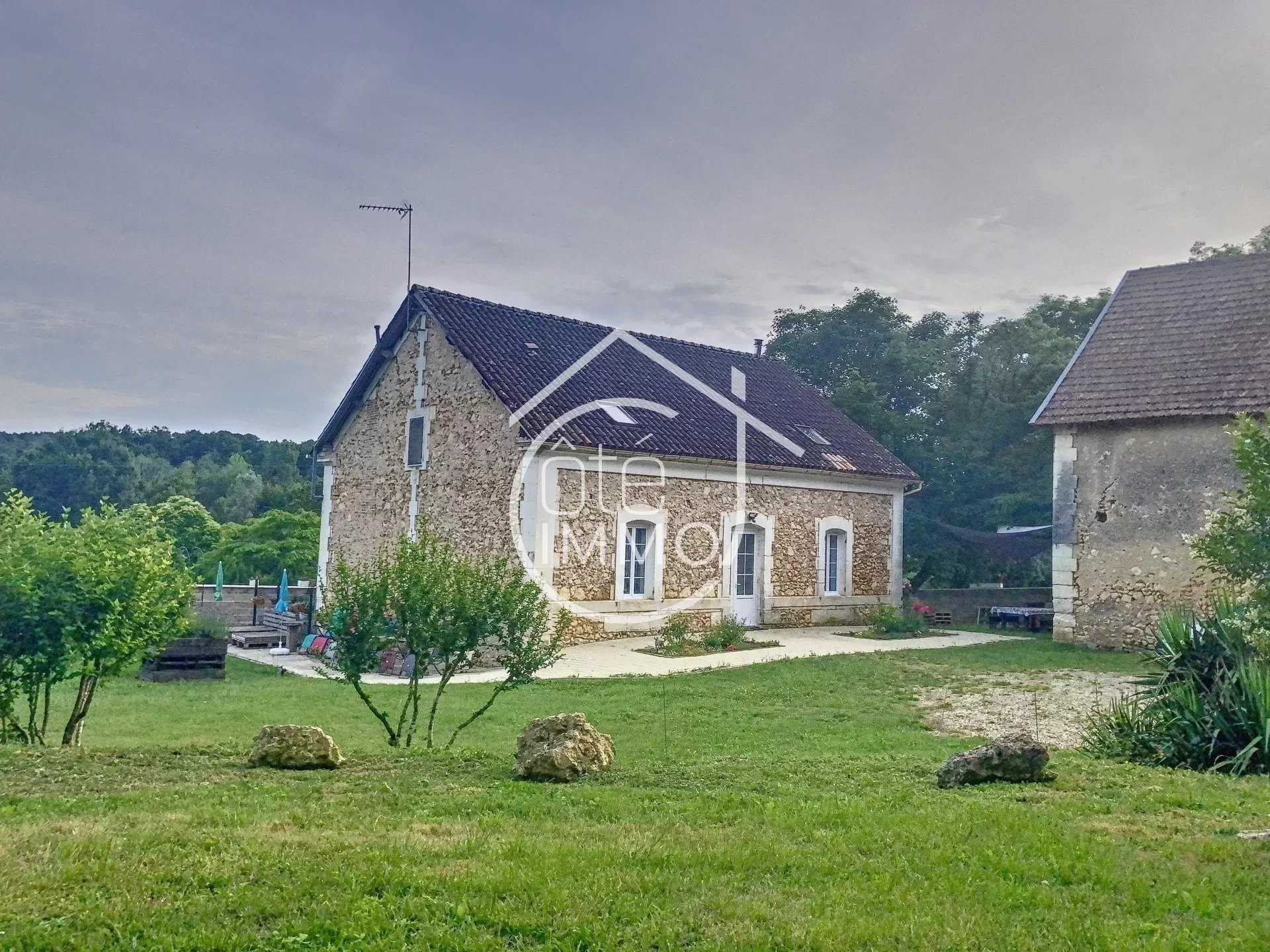 Talo sisään Couze-et-Saint-Front, Nouvelle-Aquitaine 12434198