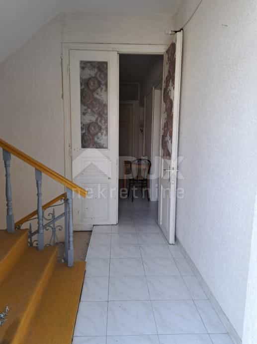 公寓 在 Novi Vinodolski, Primorje-Gorski Kotar County 12442071