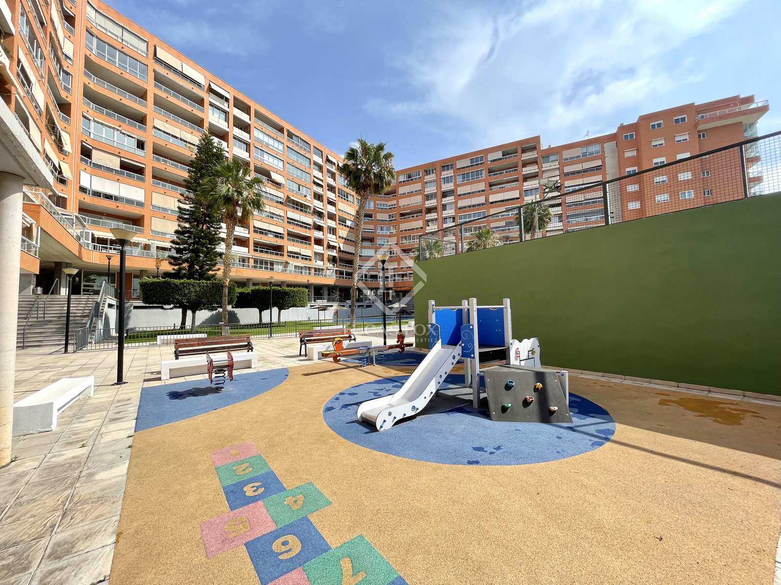 Condominium in Alicante, Valencian Community 12442183