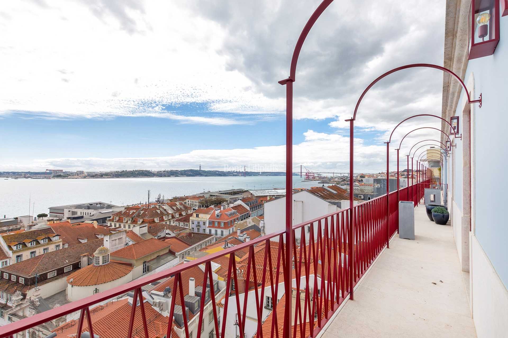 Asuinrakennus sisään Lisboa, Lisboa 12442637