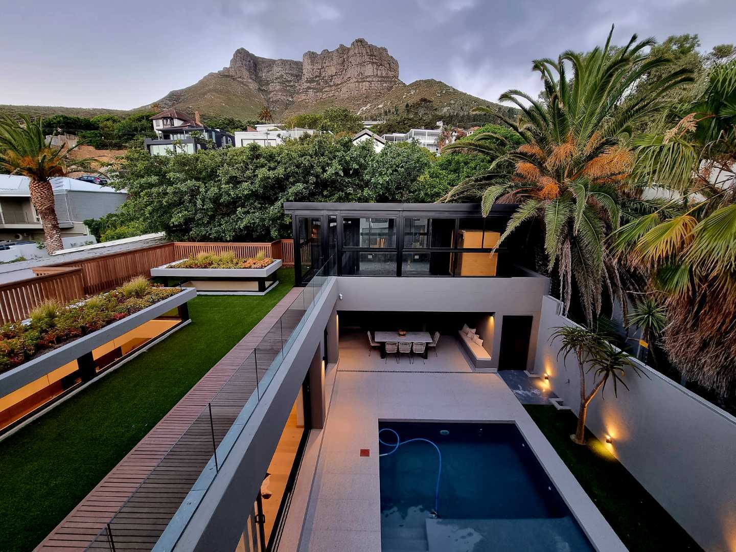 House in Cape Town, Western Cape 12442880
