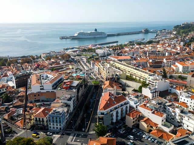 Eigentumswohnung im Funchal, Madeira 12443726