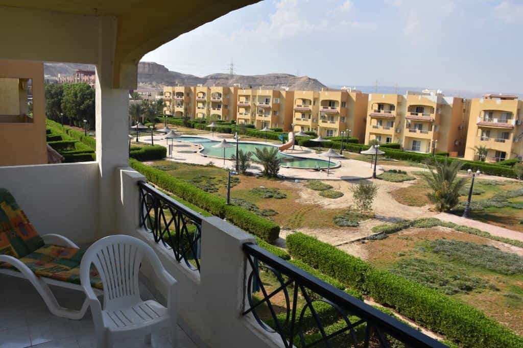 Condominium in Az Zaytiyah, As Suways 12443850