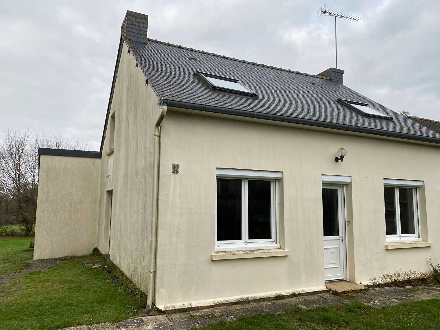 Rumah di Plénée-Jugon, Brittany 12444012