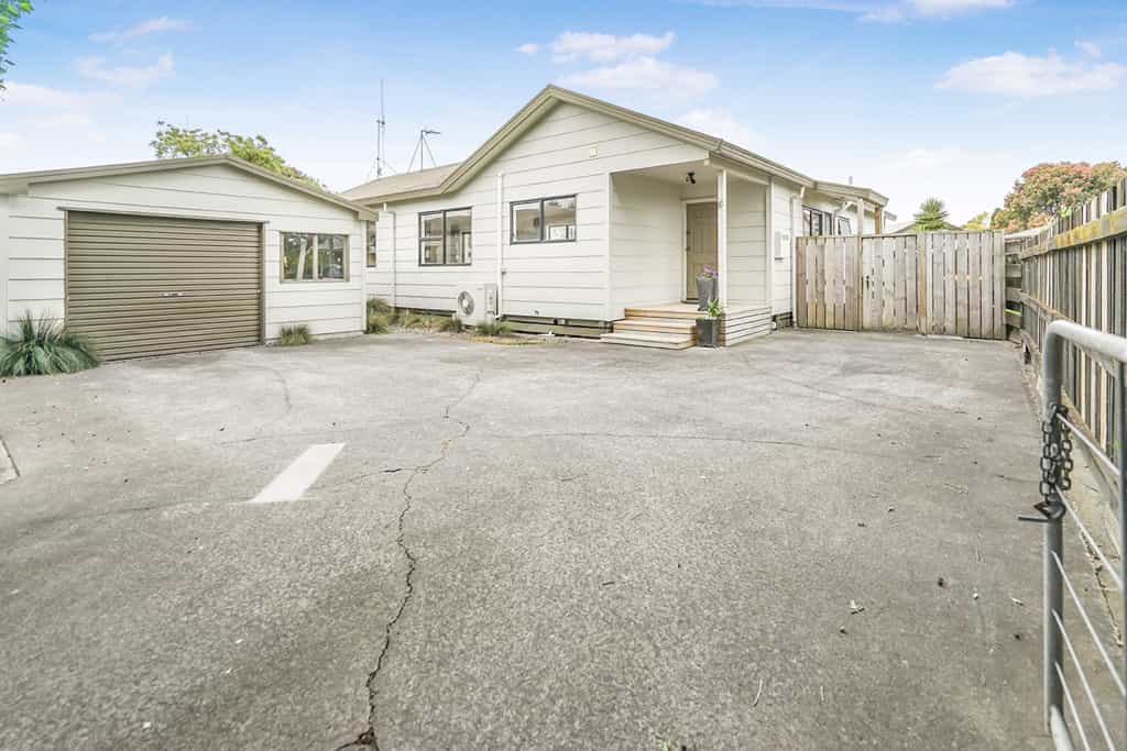 Condominium in Hamilton, Waikato 12444829