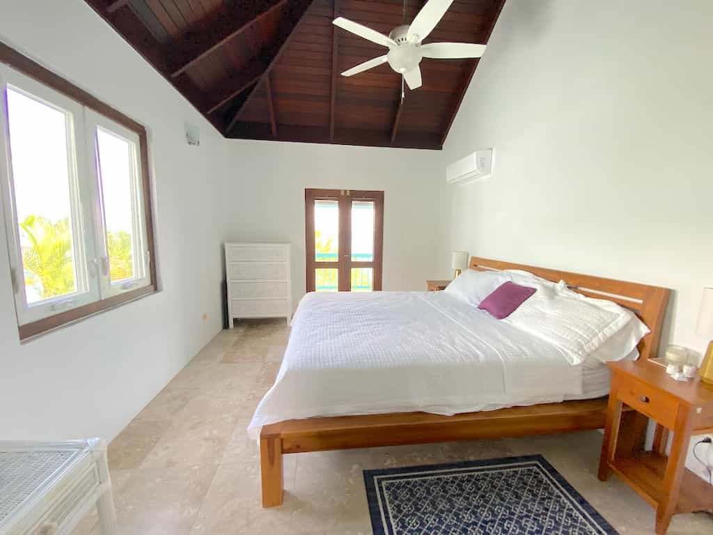 House in Coral Bay, Virgin Islands 12445300