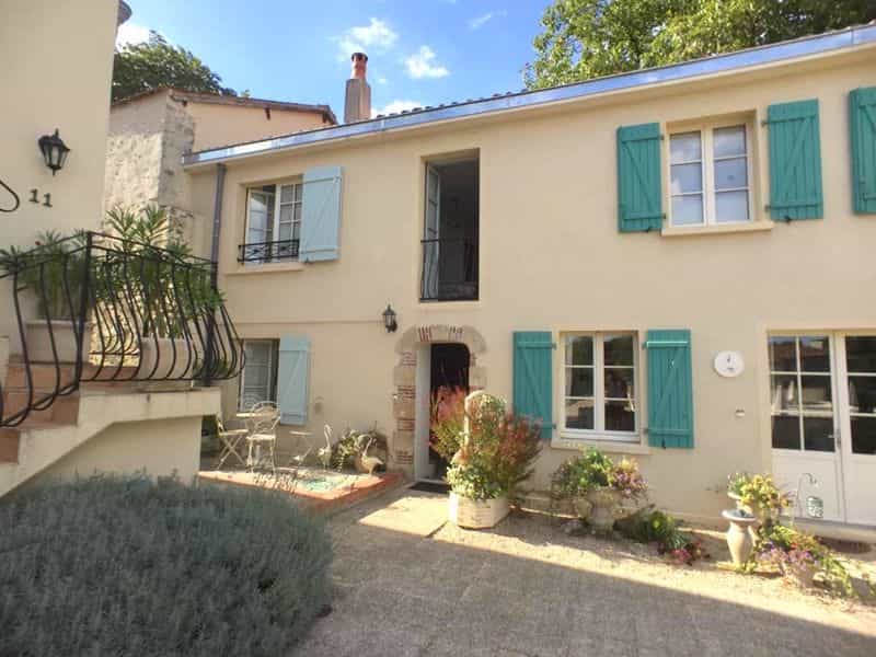 House in Vouvant, Pays de la Loire 12445641