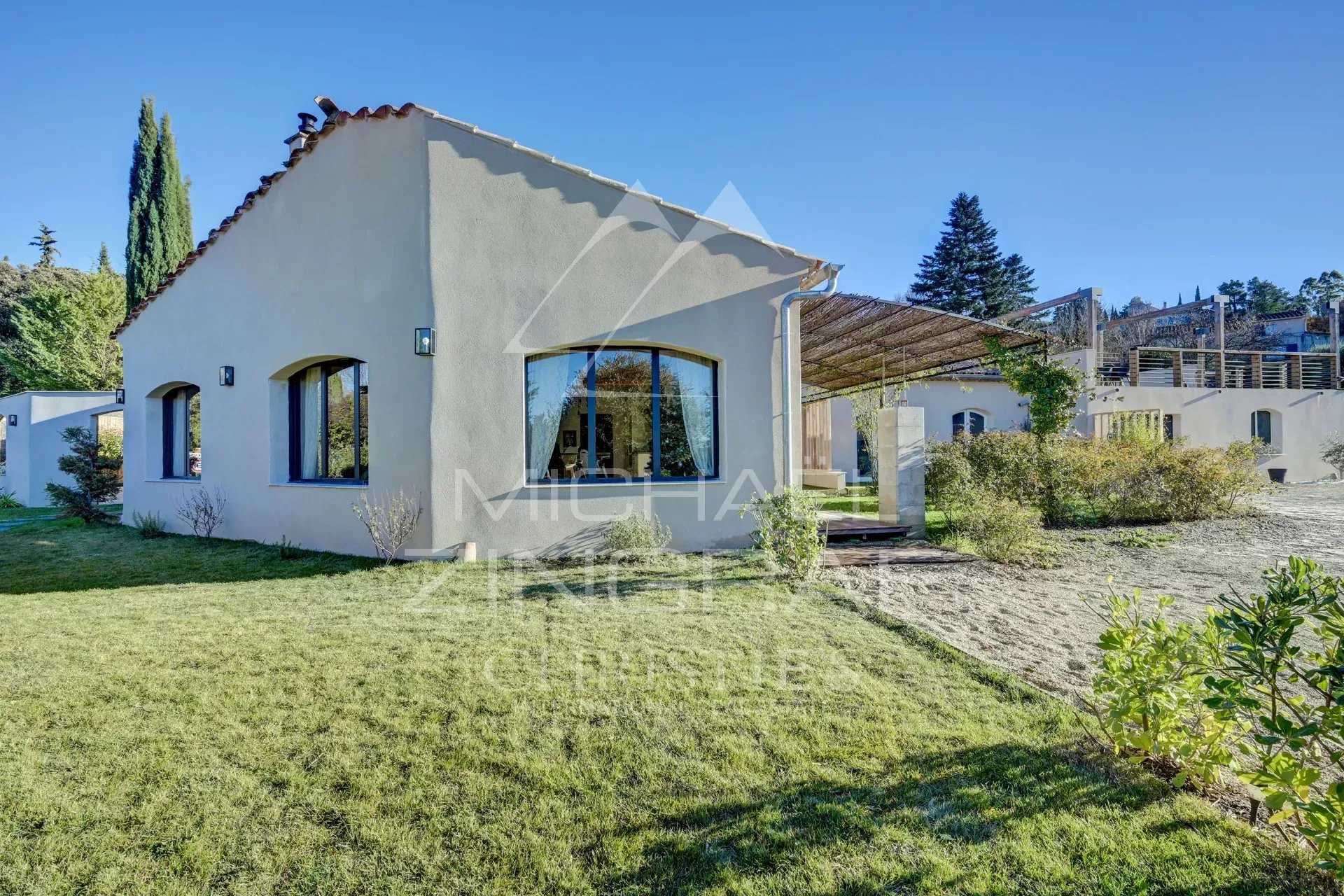 Rumah di Grambois, Provence-Alpes-Cote d'Azur 12445701