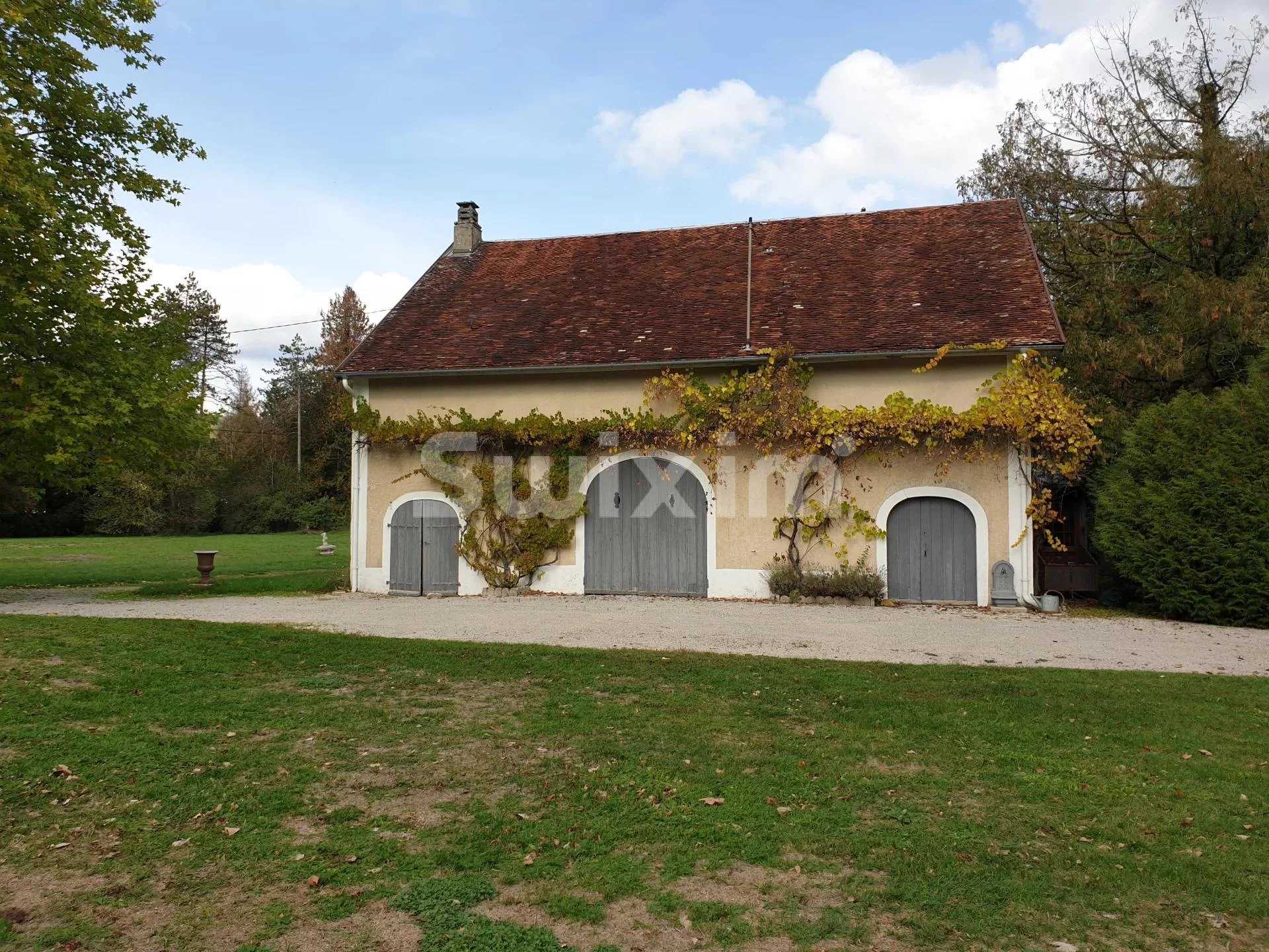 Talo sisään Lons-le-Saunier, Bourgogne-Franche-Comte 12445729