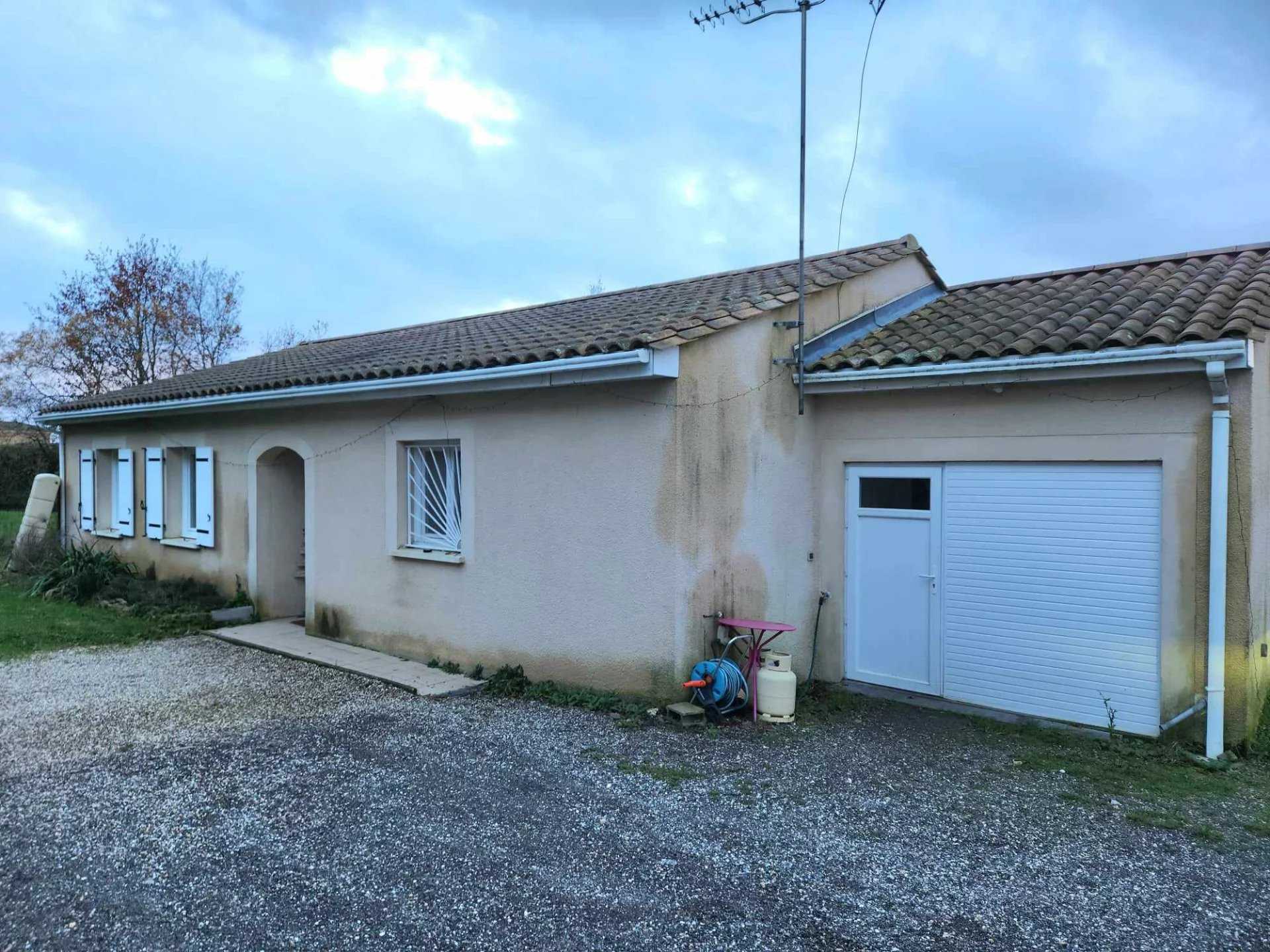 Dom w Saint-Caprais-de-Blaye, Gironde 12445752