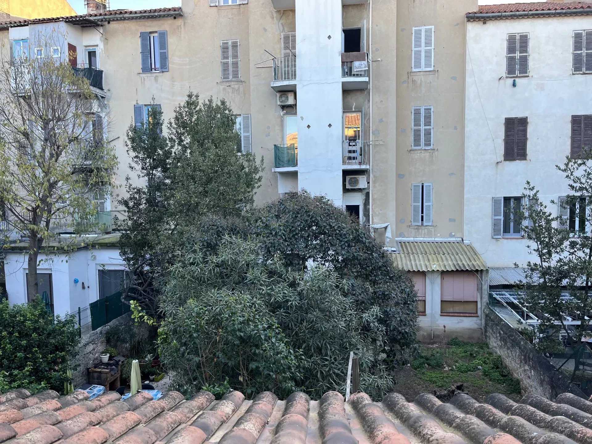 Condominium in Toulon, Provence-Alpes-Côte d'Azur 12445823