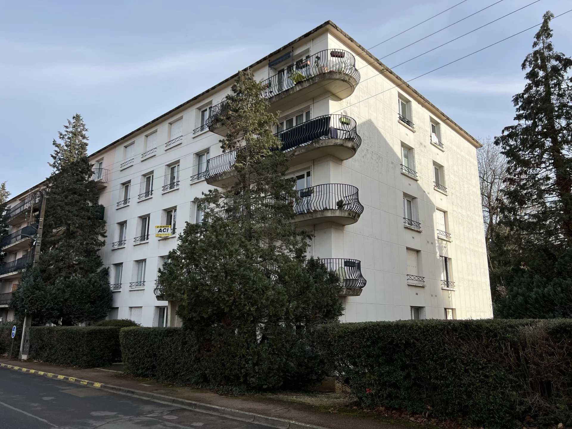 公寓 在 Auxerre, Bourgogne-Franche-Comte 12445854