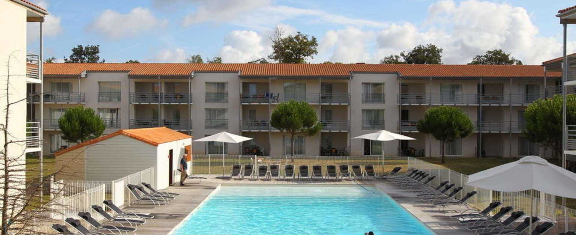 Condominium in Lagord, Nouvelle-Aquitaine 12446576
