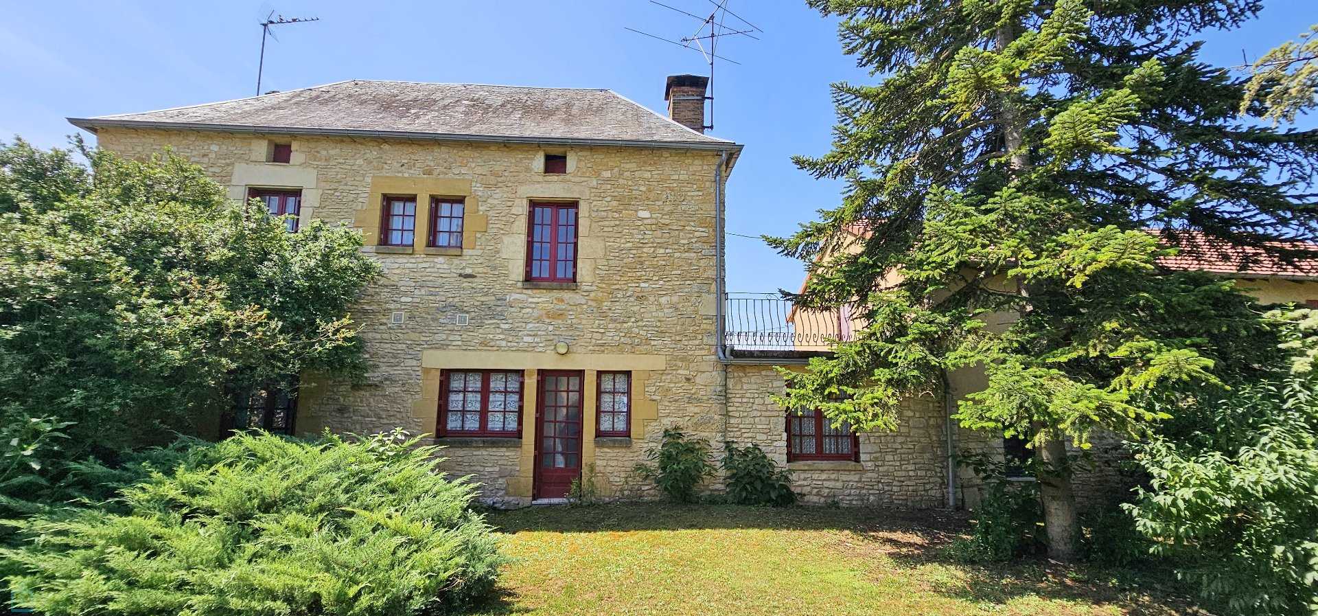 بيت في Saint-Martial-de-Nabirat, Nouvelle-Aquitaine 12446693