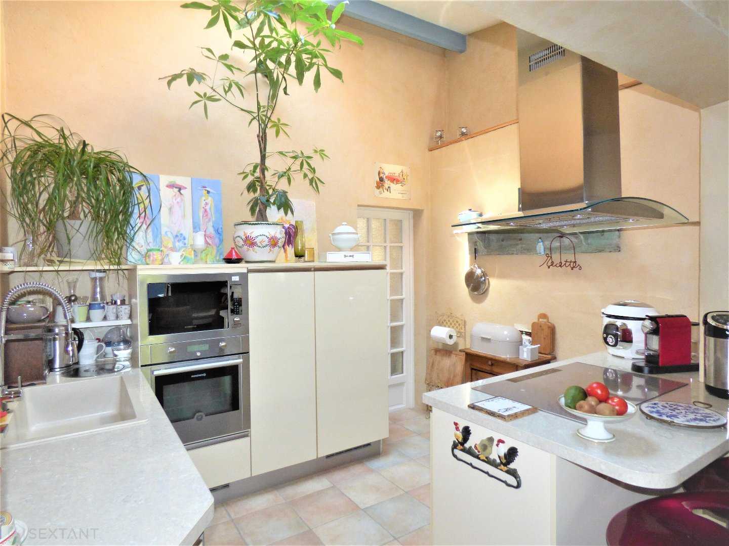 casa no Roquebrune-sur-Argens, Provença-Alpes-Costa Azul 12446741