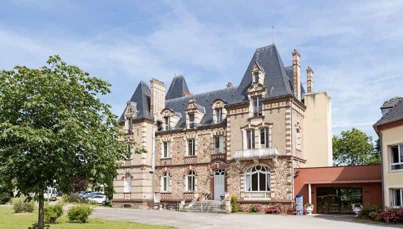 سكني في Saint-Lubin-des-Joncherets, Centre-Val de Loire 12446778