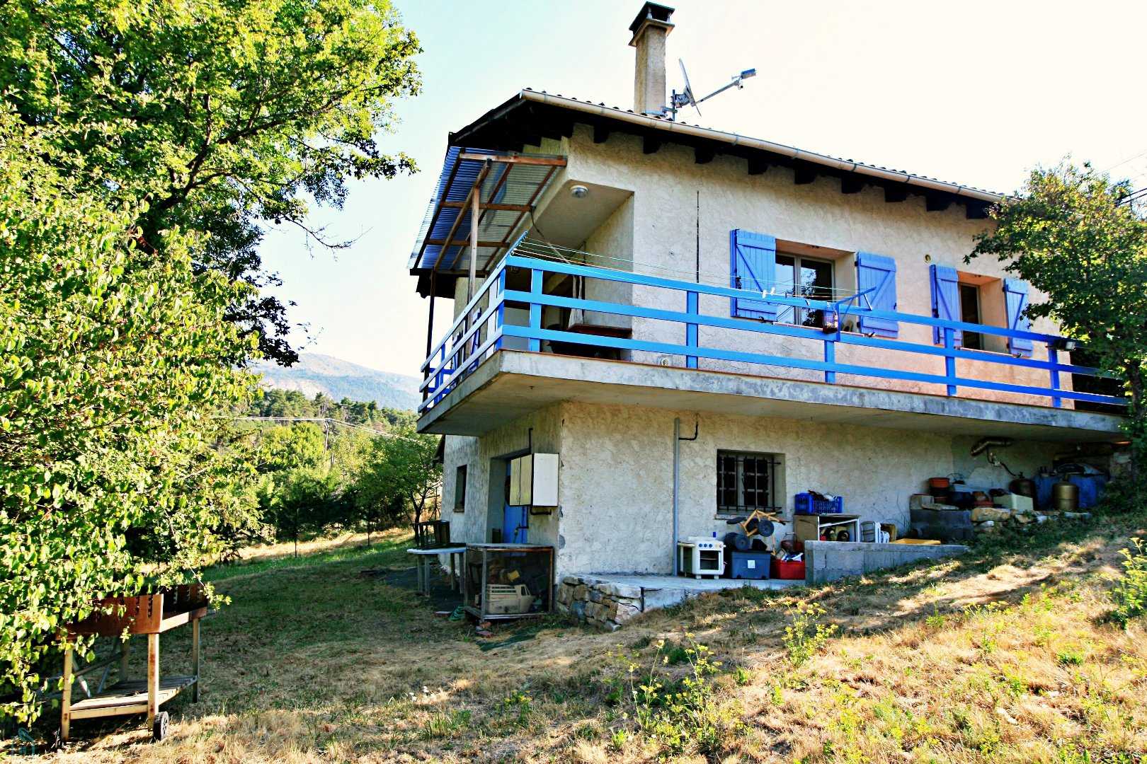 房子 在 Soleilhas, Provence-Alpes-Cote d'Azur 12446829