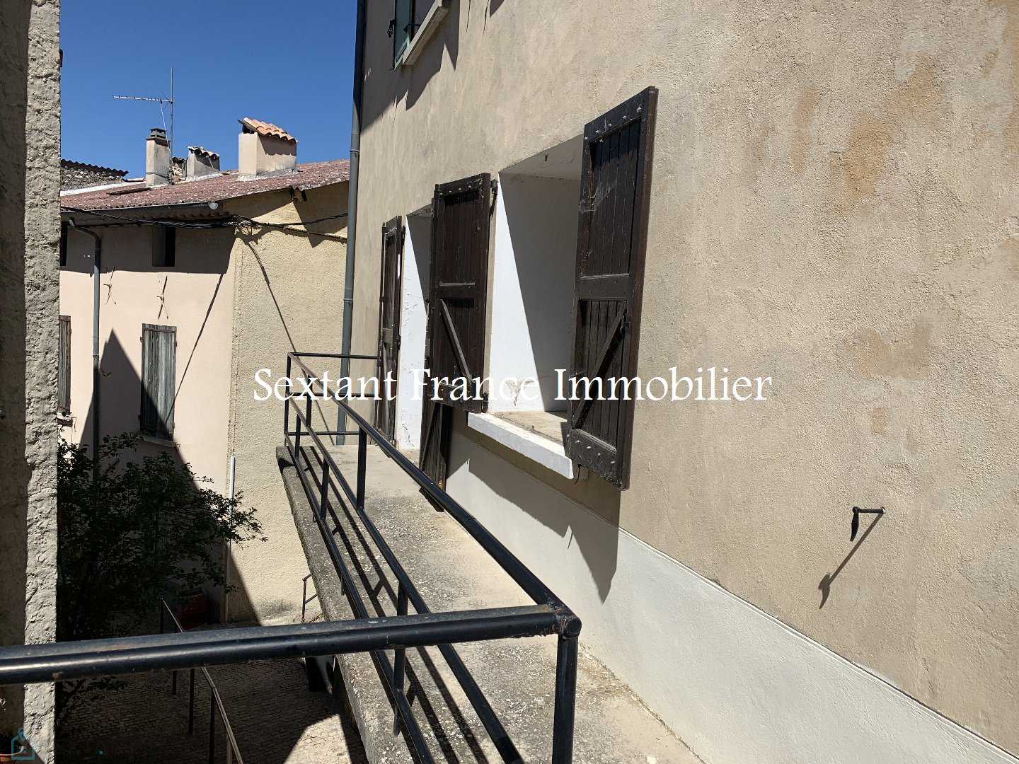 Condominium in Estoublon, Provence-Alpes-Cote d'Azur 12446860
