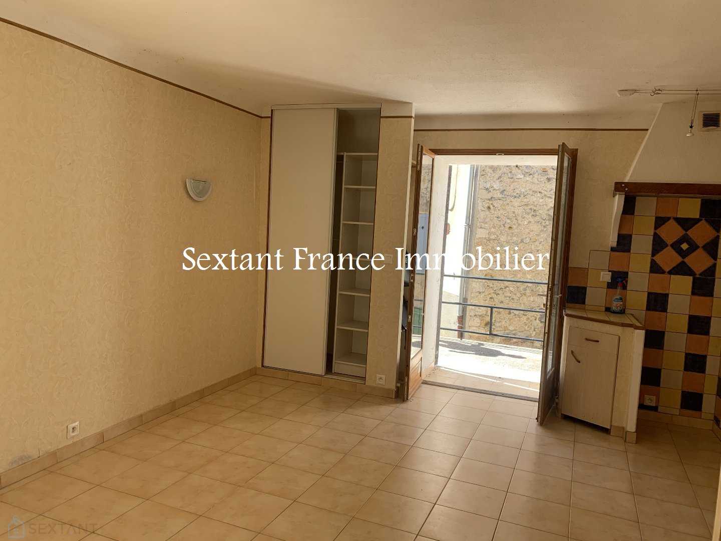 Condominium in Estoublon, Provence-Alpes-Côte d'Azur 12446861