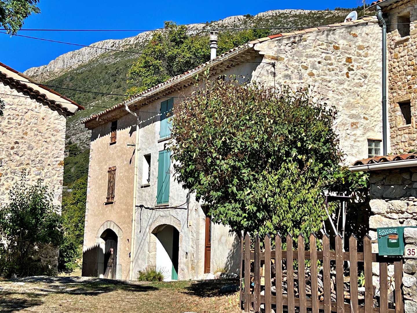 住宅 在 Bargème, Provence-Alpes-Côte d'Azur 12446886