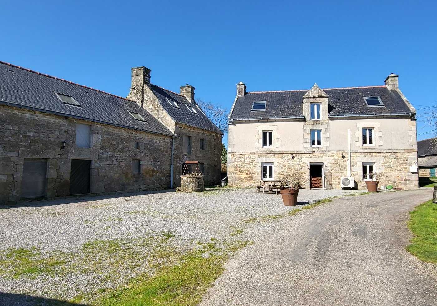 房子 在 Guern, Bretagne 12446923