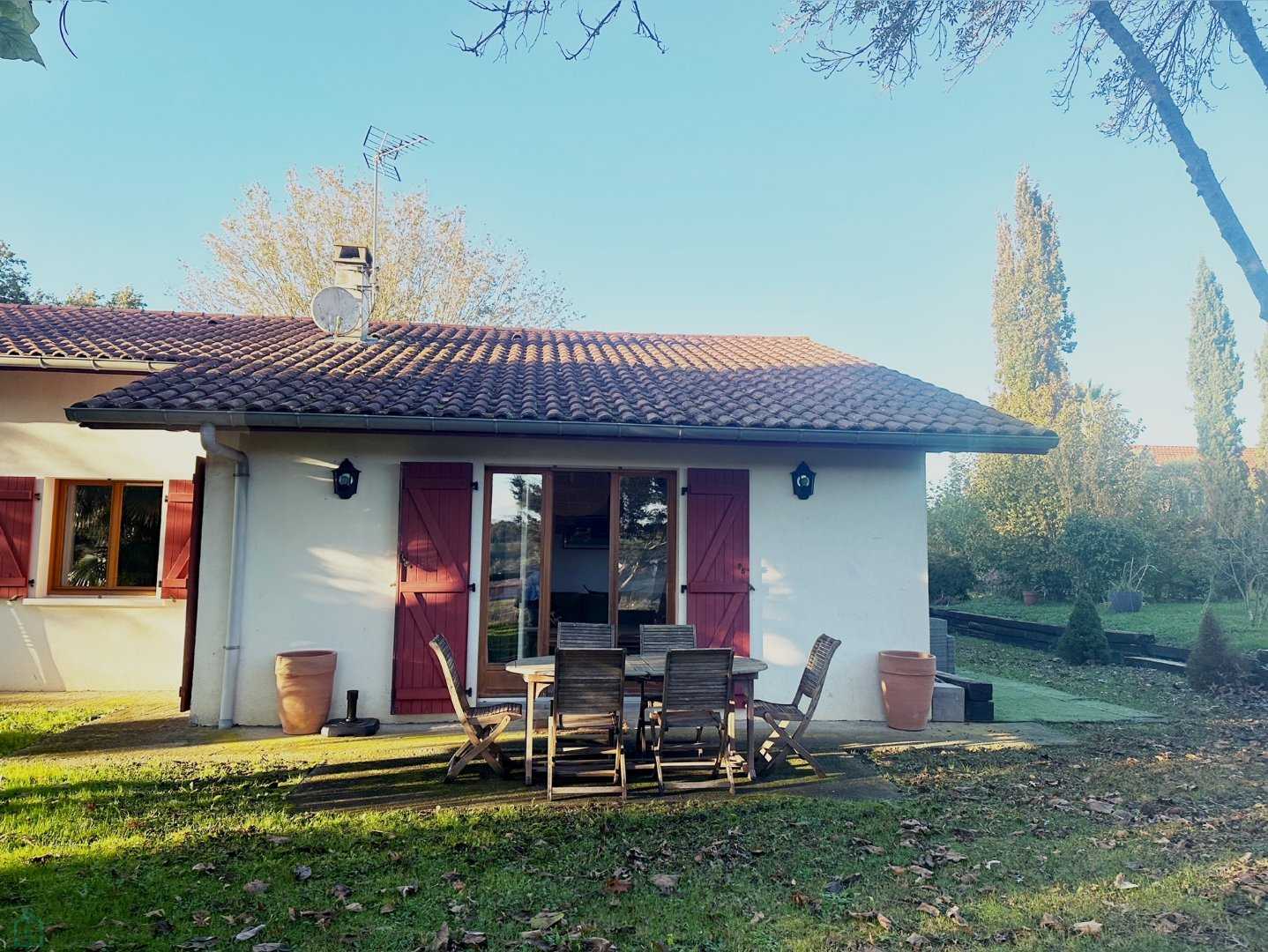 House in Guiche, Nouvelle-Aquitaine 12447049