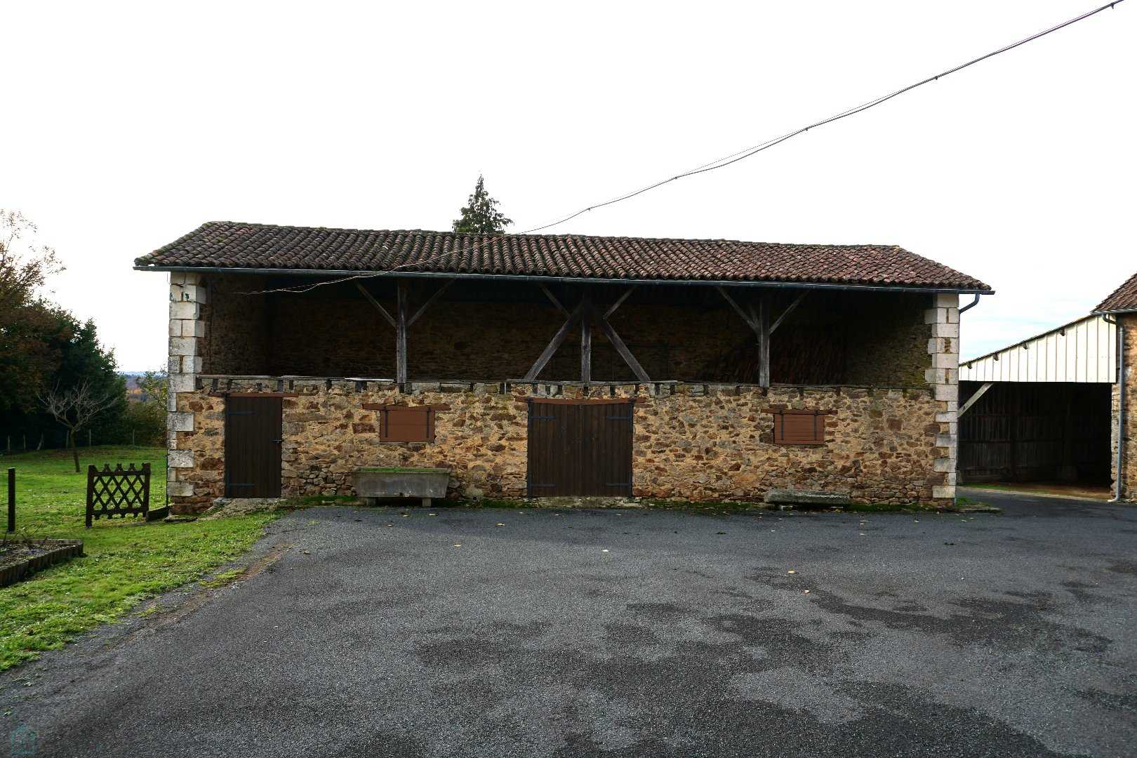 Andet i La Coquille, Nouvelle-Aquitaine 12447059