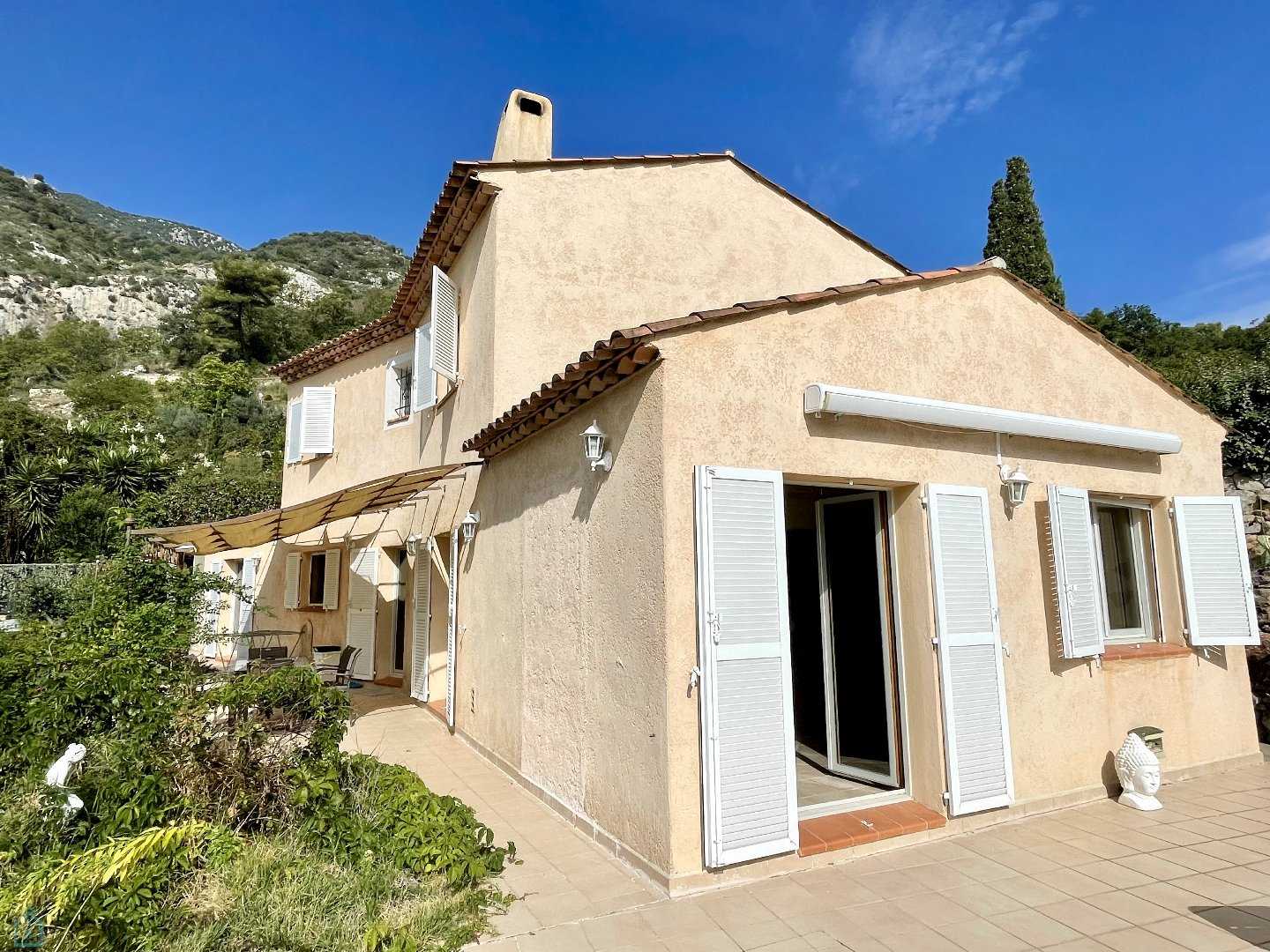 casa en Roquebrune, Provenza-Alpes-Costa Azul 12447166