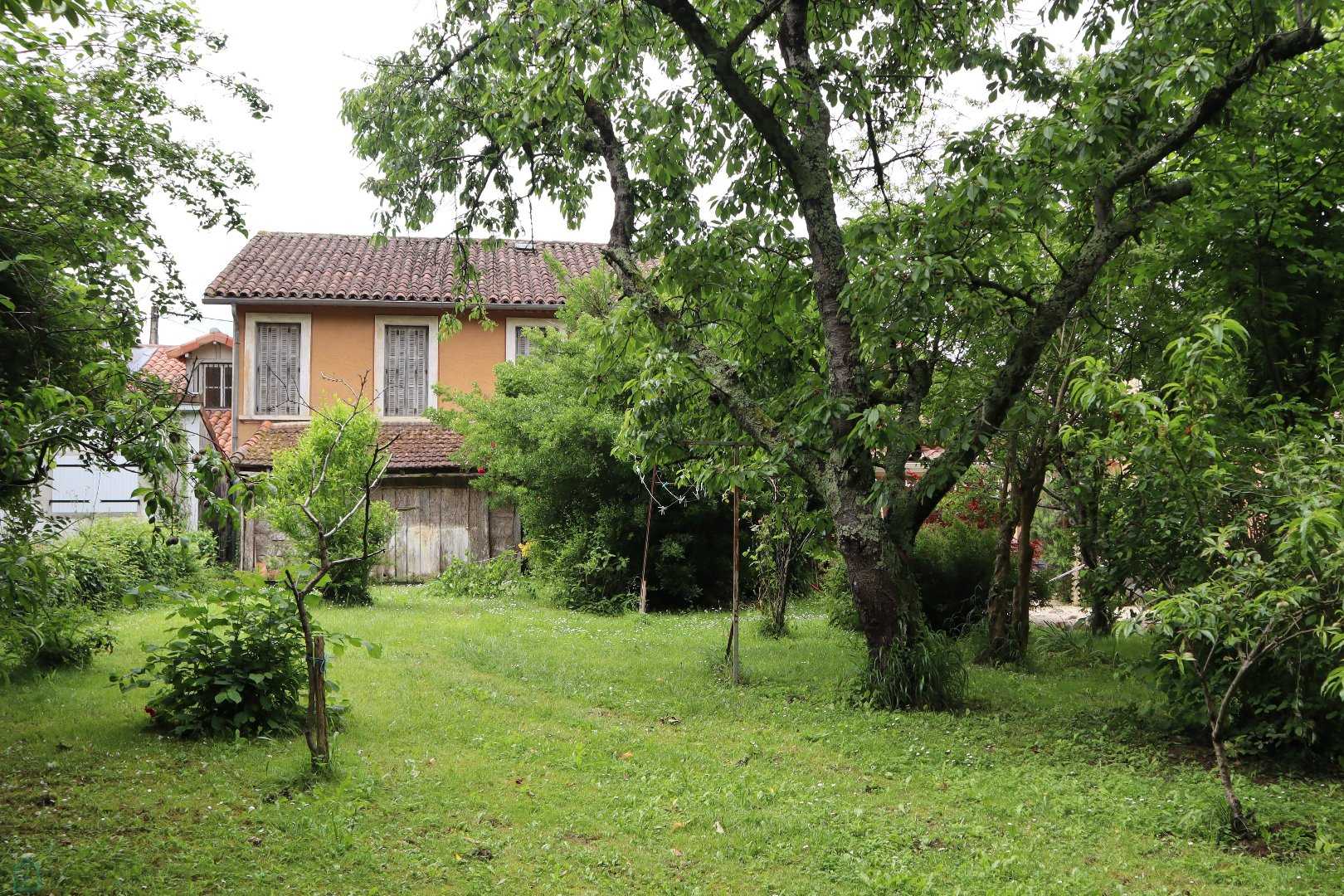 Rumah di Trie-sur-Baise, Oksitanie 12447181
