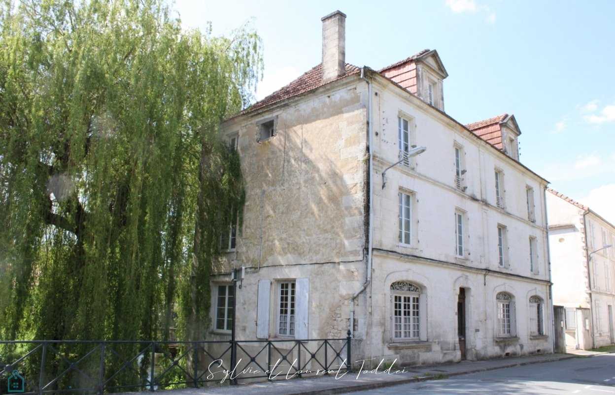 Rumah di Deviat, Nouvelle-Aquitaine 12447352