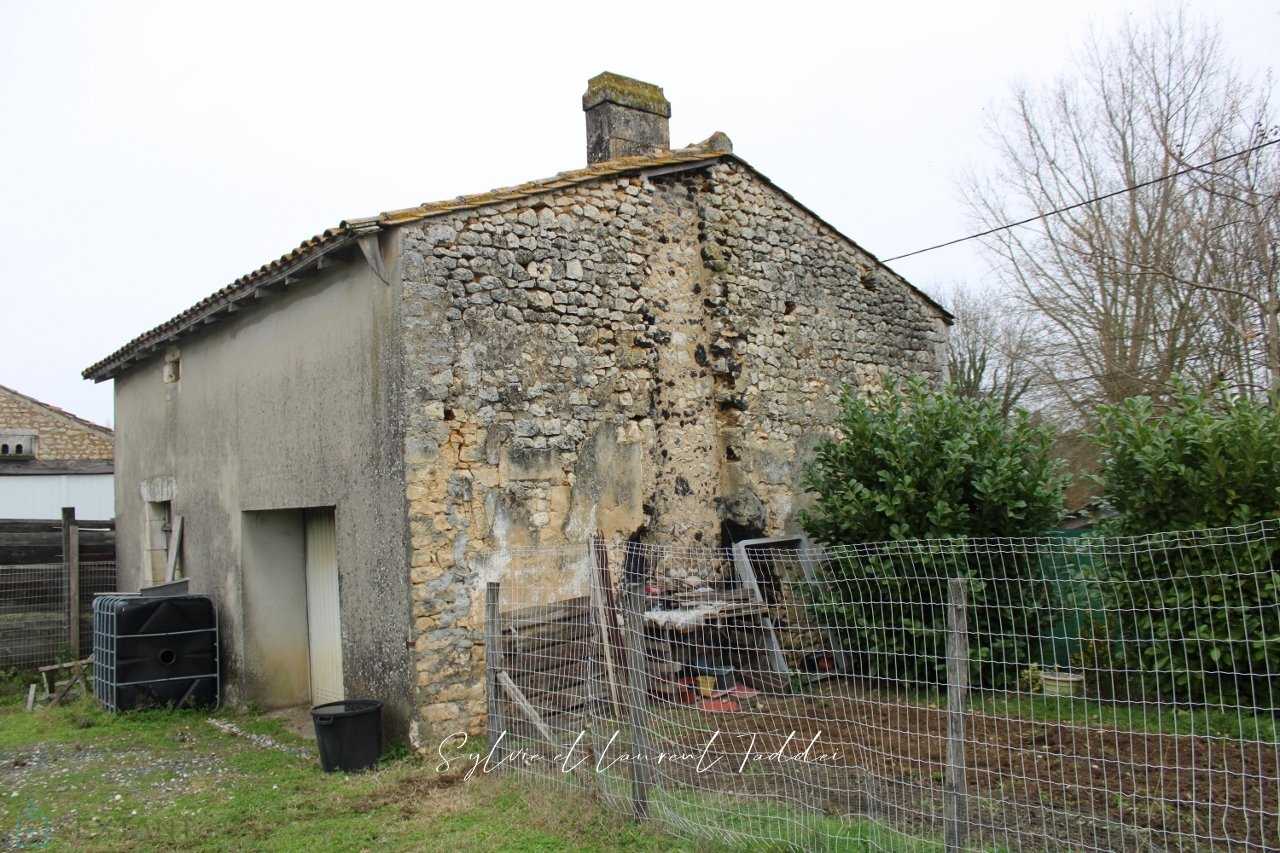 집 에 Jonzac, Nouvelle-Aquitaine 12447360