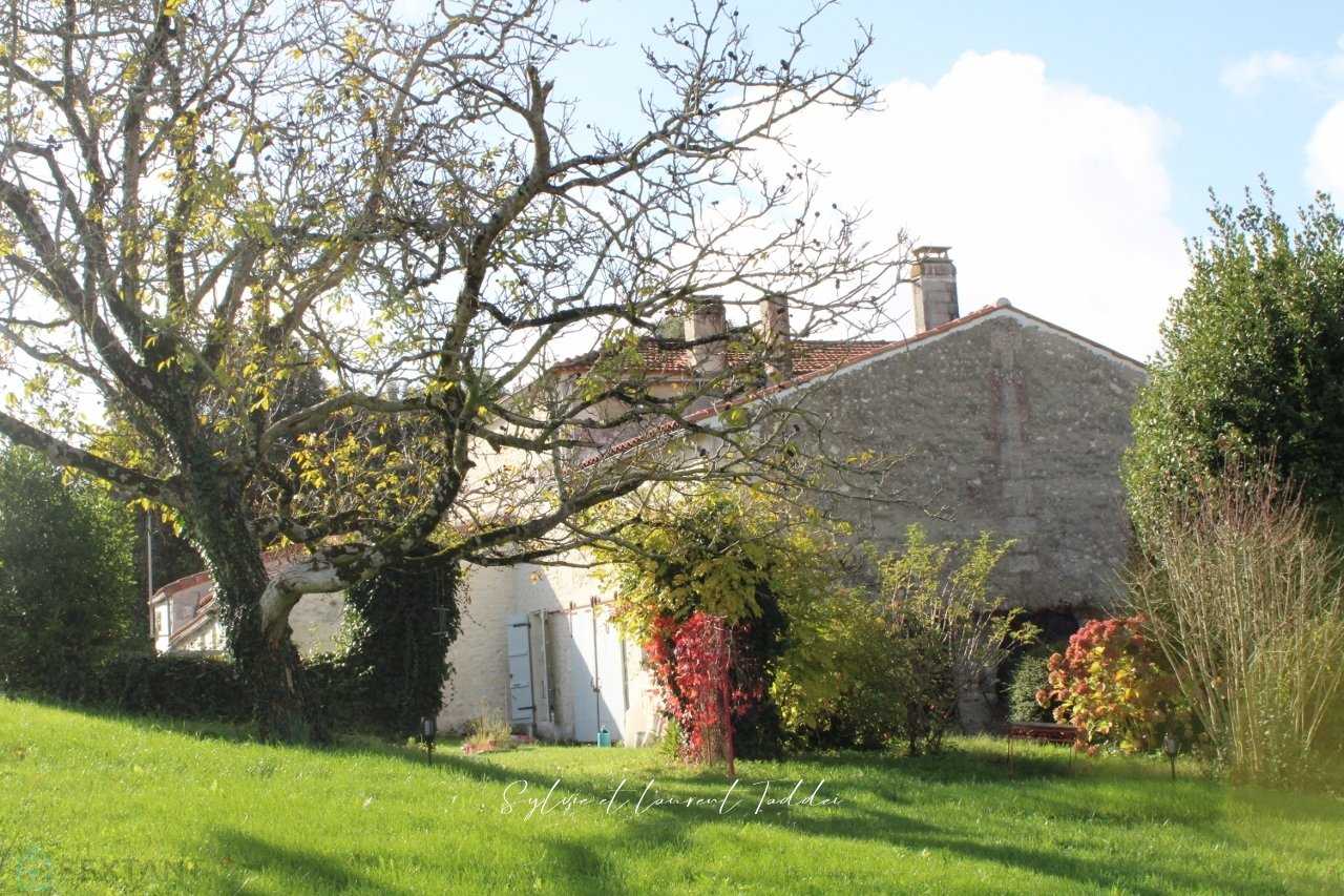 House in Meschers-sur-Gironde, Nouvelle-Aquitaine 12447361
