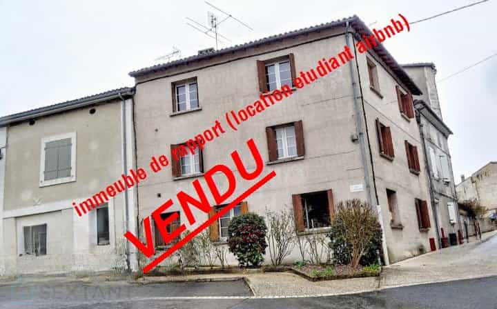 Condominium in La Rochebeaucourt, Nouvelle-Aquitaine 12447477