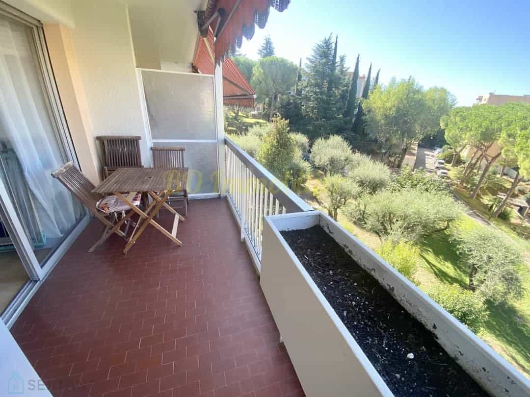 Condominium in La Californië, Provence-Alpes-Côte d'Azur 12447486