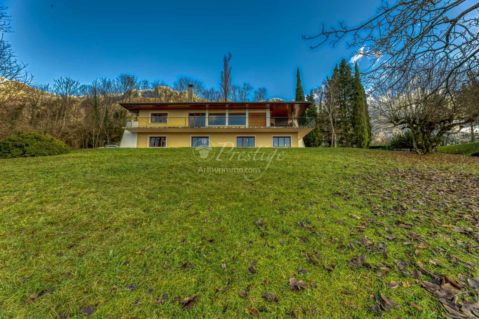 Casa nel Aix-les-Bains, Savoie 12449621