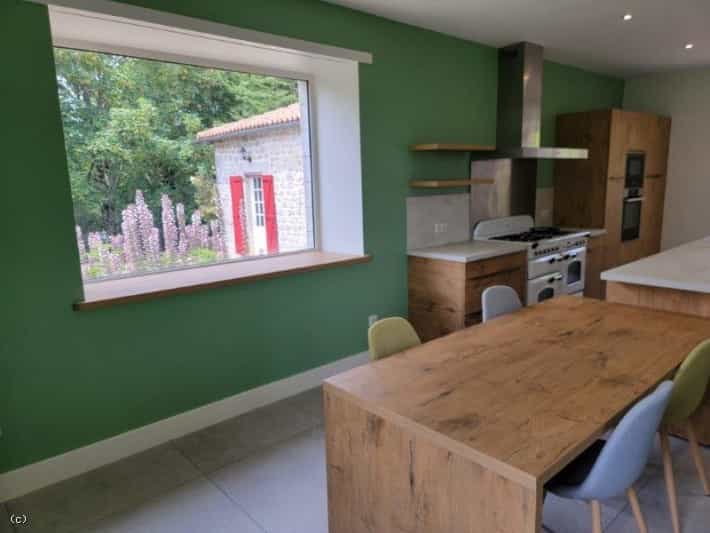 House in Bioussac, Nouvelle-Aquitaine 12451361