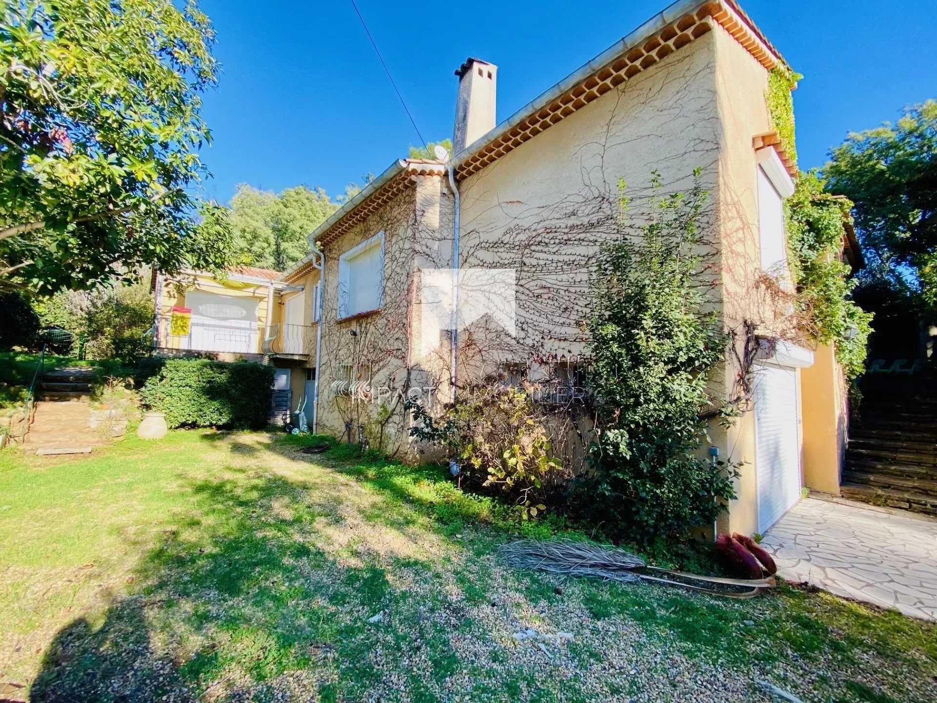 Rumah di La Croix-Valmer, Provence-Alpes-Cote d'Azur 12452135